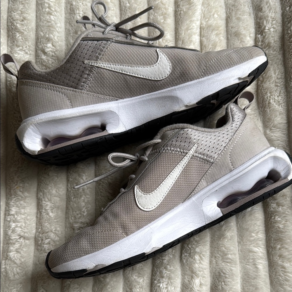 Nike Air Max INTRLK Lite